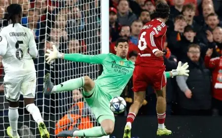 كورتوا يتألق بتصدياته ضد سوبوسلاي خلال الشوط السلبي المثير بين ليفربول وريال مدريد