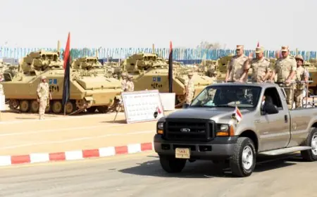 وزير الدفاع يعاين تفتيش الحرب لتشكيلات المنطقة المركزية العسكرية