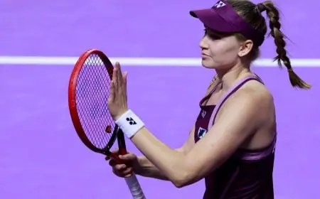 ريباكينا تتفوق على ألكسندروفا وتواصل سلسلة انتصاراتها المثالية في الرياض