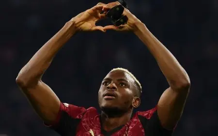 أوسيمين يسجل هاتريك تاريخي ويقود غلطة سراي لفوز كبير على أياكس