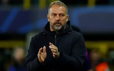 فليك ينتقد لاعبي خط الوسط ويبرىء الدفاع بعد مباراة بروج