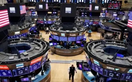 تراجع الأسهم الأمريكية مع انتظار المستثمرين لتقييمات الذكاء الاصطناعي