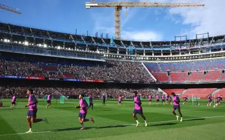برشلونة يحتفل بعودته إلى كامب نو وانضمام جوان غارسيا إلى التدريبات
