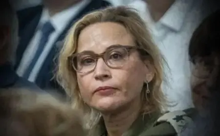 اكتشاف هاتف المدعية العسكرية الإسرائيلية المستقيلة على شاطئ تل أبيب