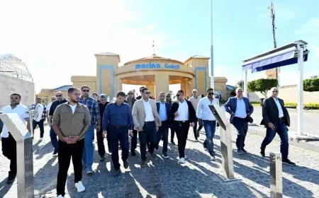 وزير الإسكان يستعرض تقدم مشروع مارينا 8 وتحديث مدخل مارينا 5 الر‌ئيسي