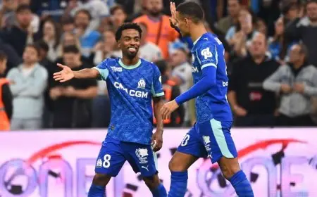 مارسيليا يتألق في صدارة الدوري الفرنسي ويزيد الضغط على باريس سان جيرمان الذي يعاني من الإصابات