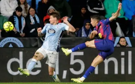 برشلونة يتألق بهاتريك ليفاندوفسكي ويقلص الفارق مع ريال مدريد بعد فوزه على سيلتا فيغو