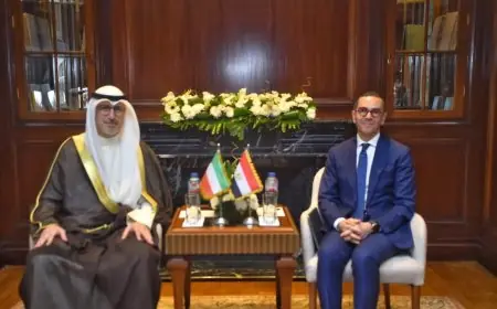 وزير الاستثمار يناقش مع وزير التجارة والصناعة الكويتي خططاً لمضاعفة التجارة البينية