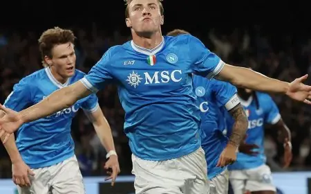 إصابة سيسكو تفتح الباب أمام يونايتد لاستعادة هويلوند من نابولي