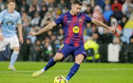 مستقبل ليفاندوفسكي: رغبة البولندي في البقاء وسط تردد برشلونة