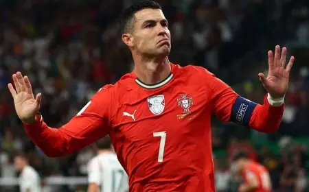 مدرب البرتغال يشيد برونالدو ويتجنب الحديث عن مونديال 2026