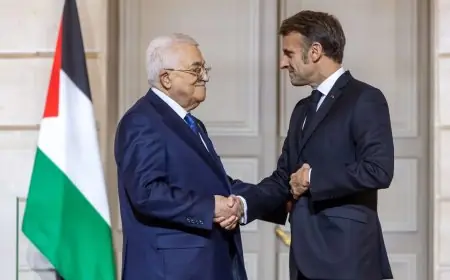 ماكرون وعباس يتخذان خطوة حاسمة بتشكيل لجنة لصياغة دستور جديد لفلسطين