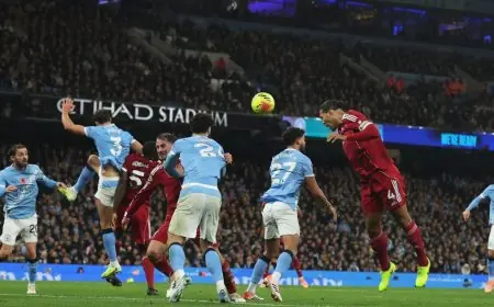 ويب يكشف كواليس قرار التسلل المثير للجدل بعد غضب ليفربول