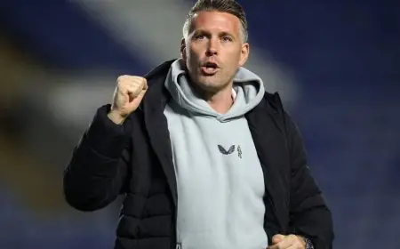 ولفرهامبتون يعلن التعاقد مع المدرب روب إدواردز بنجاح