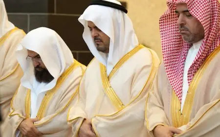نائب أمير مكة يقود صلاة الاستسقاء في المسجد الحرام لتعزيز الأمل والاستجابة لدعوات الأمطار