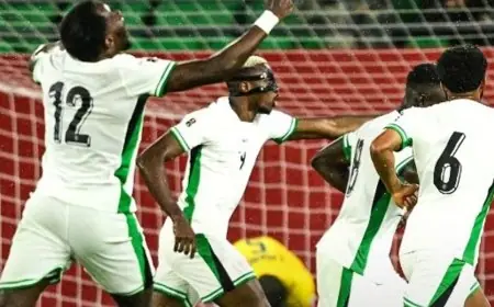 فيكتور أوسيمين يحطم آمال أوباميانغ ويقود نيجيريا نحو الملحق العالمي
