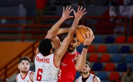 الأهلي يتألق ويفوز على سبورتنج في نصف نهائي دوري المرتبط