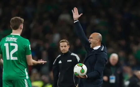 روبرتو مارتينيز يدافع بشدة عن كريستيانو رونالدو بعد الطرد القاسي أمام إيرلندا