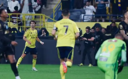 النصر يقلب الطاولة على الخليج بثنائية مدهشة في ختام الشوط الأول