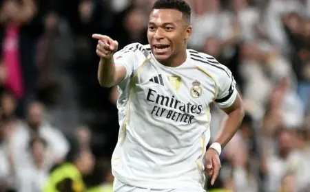 كيليان مبابي يفوز بجائزة البيتشيتشي ويواصل تحطيم الأرقام القياسية