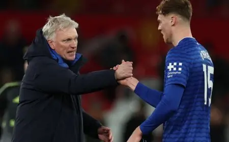 اعتذار غاي بعد صفع زميله والمدرب مويس يعلق بتصريح غريب