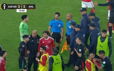 أجواء عصيبة وتحكيم مثير في تعادل الأهلي مع الجيش الملكي تعرف على أسباب توتر الملعب