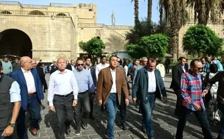 مدبولي يستعرض تطورات منطقة مسجد الحاكم بأمر الله ومشروعي بوتيك أوتيل الشوربجي والأرناؤوطي المبتكرين