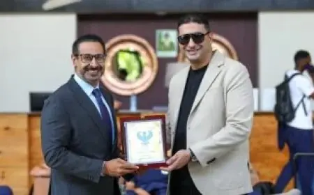 المصري البورسعيدي يكرّم السفارة المصرية في زامبيا بإهداء درع النادي