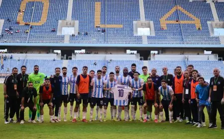 لاعبو بيراميدز يظهرون التضامن مع رمضان صبحي برفع قميصه قبل مواجهة باور ديناموز