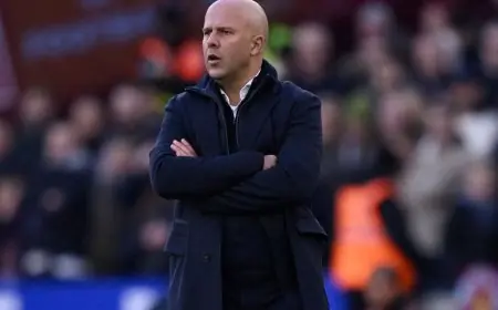 سلوت يؤكد أهمية محمد صلاح المستمرة في ليفربول