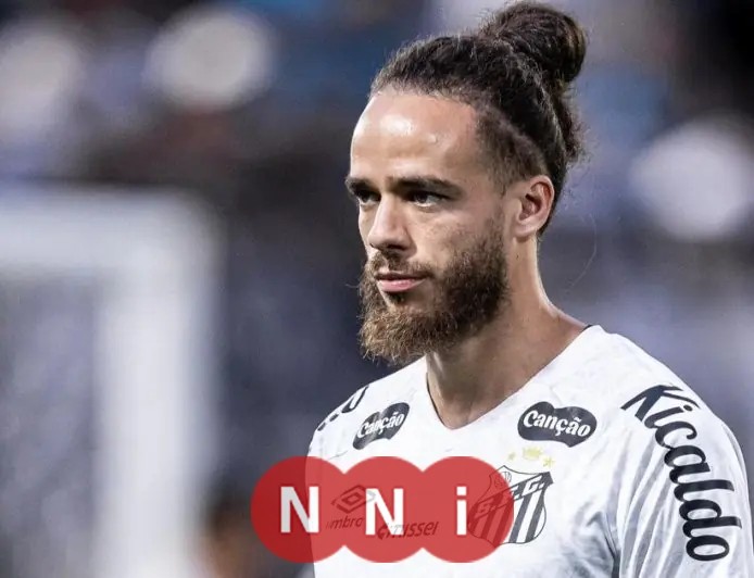 اللاعب الجزائري زميل نيمار يصنع أزمة في سانتوس في ظل أداء كارثي