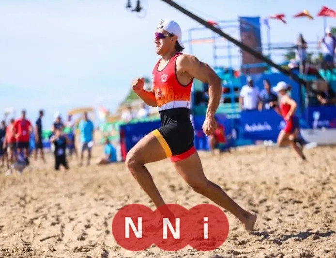 علي حسن يحقق إنجازًا تاريخيًا بفوزه بأول ميدالية في التجديف الشاطئي