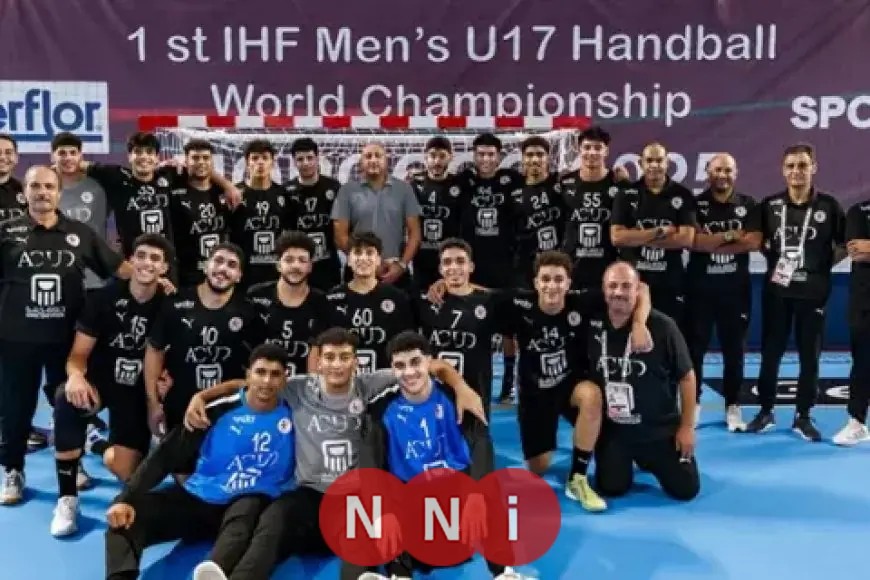 وزير الرياضة يؤازر منتخب الناشئين قبل النهائي العالمي ضد ألمانيا ويعد بمكافآت استثنائية