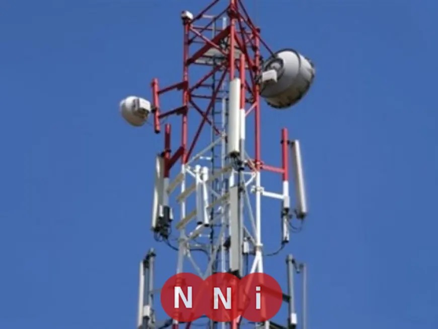 محافظ أسوان يأمر بتفعيل نظام تراخيص أبراج المحمول لتحسين الاتصال