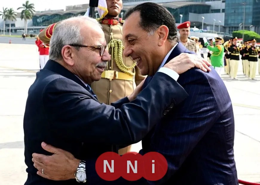 رئيس الوزراء يستقبل رئيس الوزراء اللبناني في مطار القاهرة الدولي