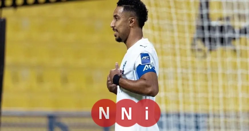 الدوسري يقود الهلال لتقدم مثير على الغرافة في الشوط الأول