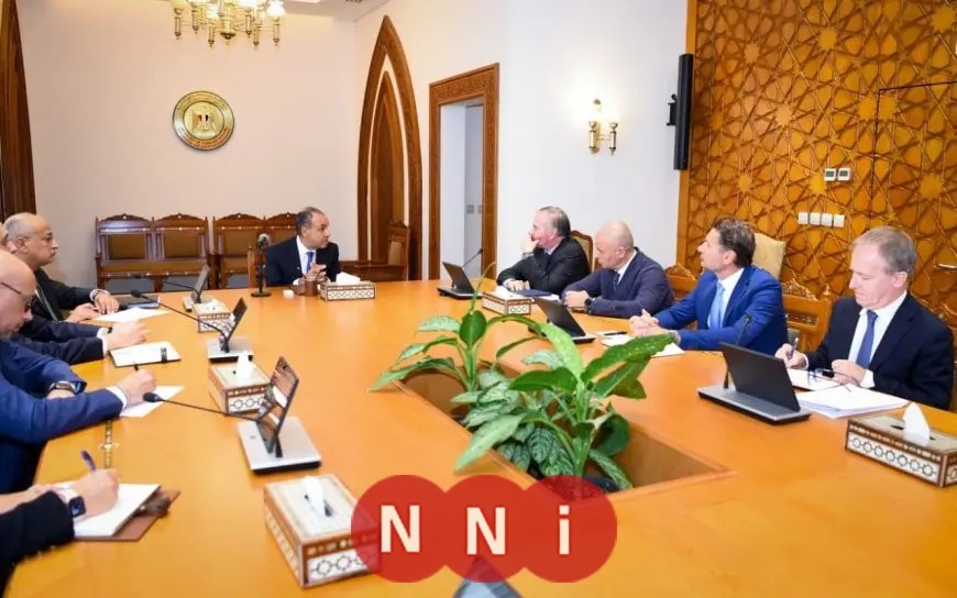 وزير الخارجية يلتقي المبعوث الإيطالي لتعزيز جهود إعادة إعمار غزة