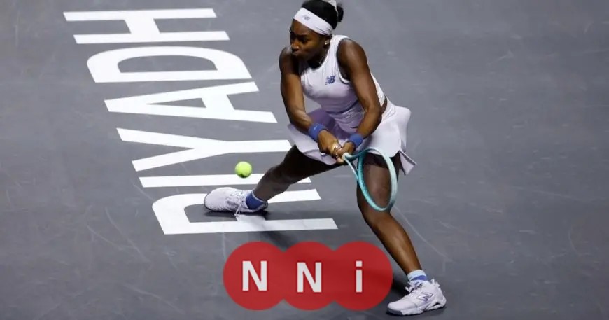 غوف تواصل انتصاراتها بفوز مثير على باوليني في البطولة الختامية للتنس بالرياض وتُبقي على آمالها