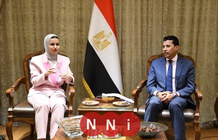 وزير الرياضة يعزز التعاون مع وزيرة شؤون الشباب في البحرين