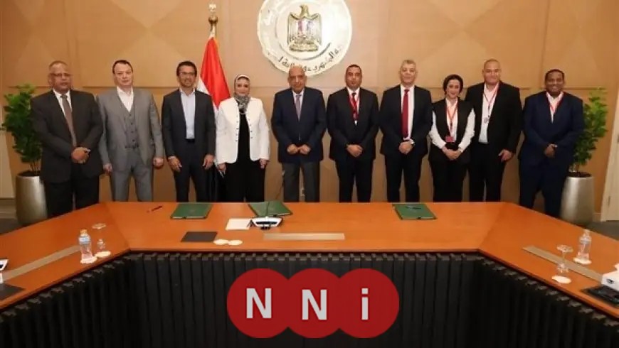 الكهرباء تسعى لرفع حصة الطاقة المتجددة في الشبكة القومية إلى 42 بالمئة