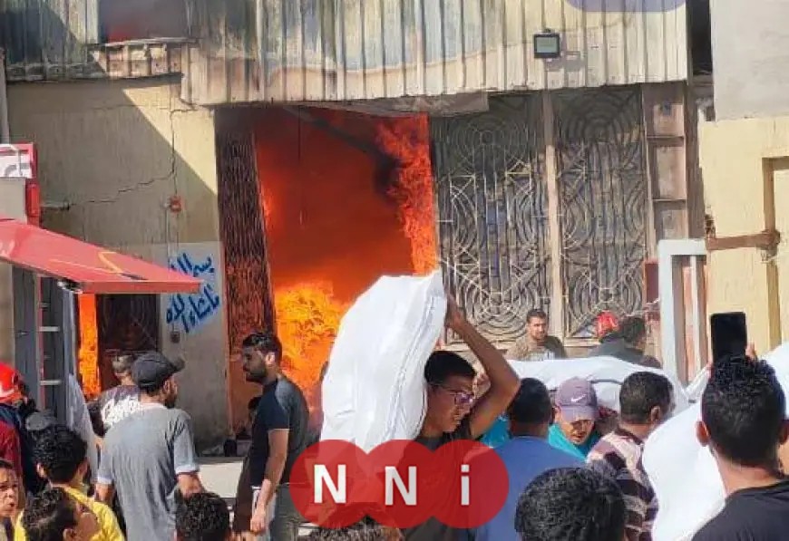 محافظ الإسكندرية يشرف على تفاصيل حريق ضخم في مخزن ملابس بمساكن الناصرية