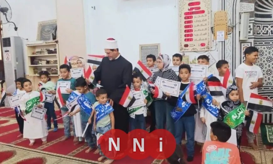 وزير الأوقاف يثني على مبادرة إمام وزع الأعلام المصرية للأطفال عقب صلاة الجمعة