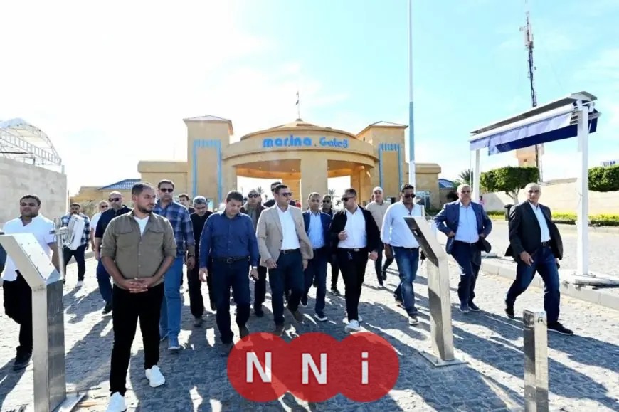 وزير الإسكان يستعرض تقدم مشروع مارينا 8 وتحديث مدخل مارينا 5 الر‌ئيسي