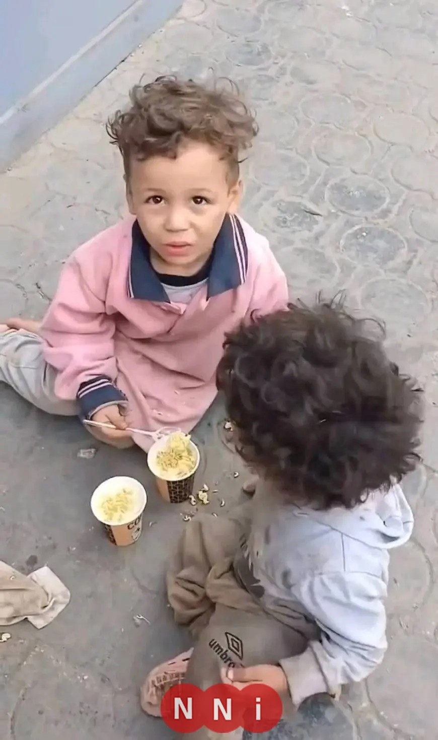 القومي للطفولة ينقذ 3 أطفال في الشرقية بعد فيديو ترك والدتهم لهم في الشارع