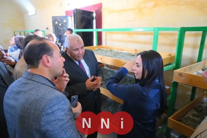 مايا مرسي تستكشف وحدة إنتاج الحرير في جولة ميدانية بمحافظة الوادي الجديد