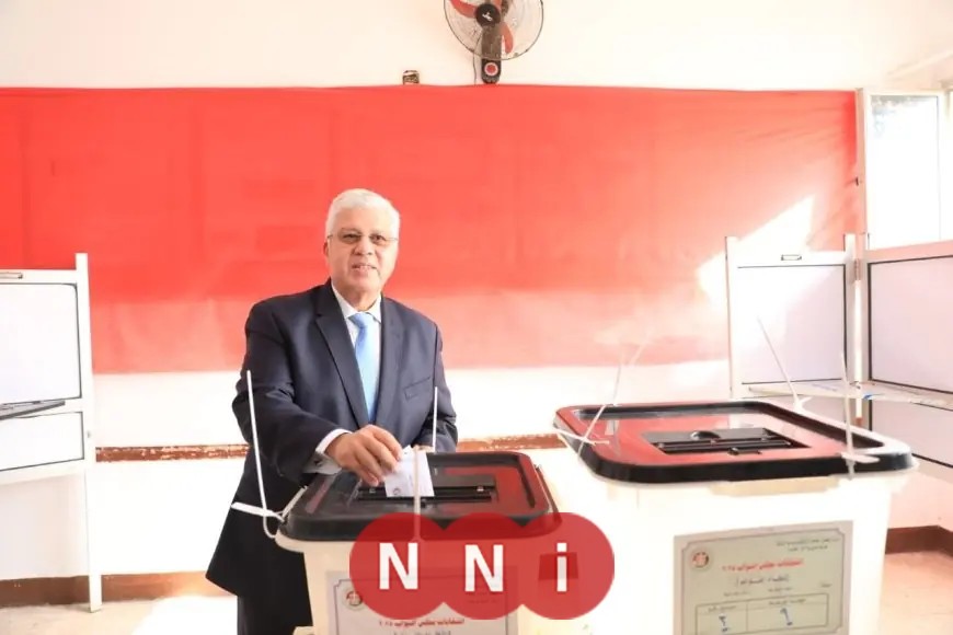 وزير التعليم العالي يشارك في انتخابات مجلس النواب 2025 بمدرسة سيزا نبراوي ويُدلِي بصوته