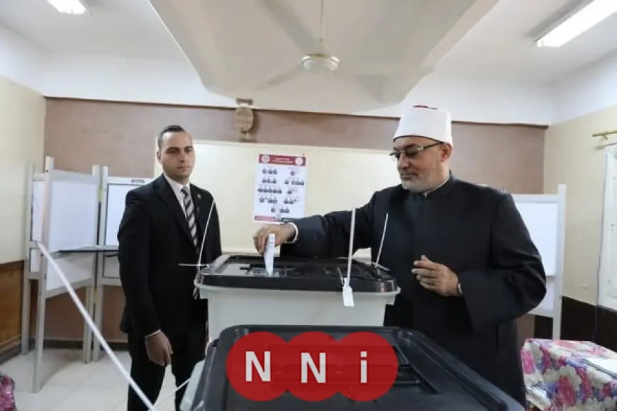 مفتي الجمهورية يُشارك في انتخابات مجلس النواب 2025 ويسجل صوته