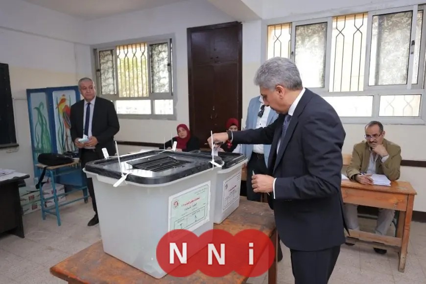 وزير السياحة والآثار يشارك في العملية الانتخابية لمجلس النواب