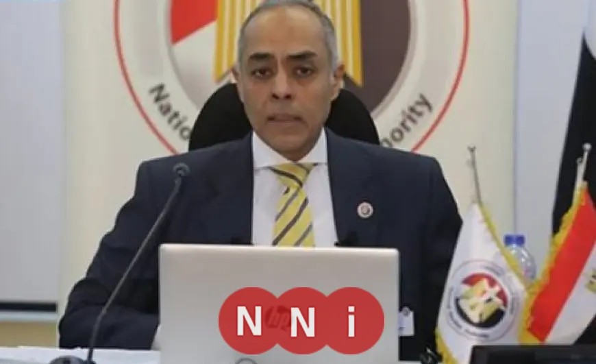 نجل مرشح يحطم صندوق التصويت ويبعثر الأوراق خلال الانتخابات الوطنية