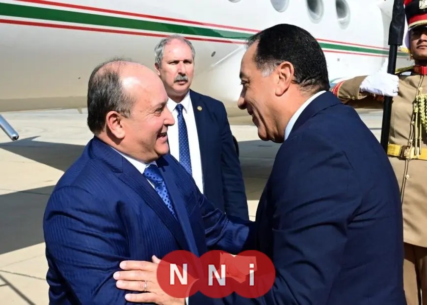 رئيس الوزراء يستقبل الوزير الأول الجزائري في مطار القاهرة الدولي